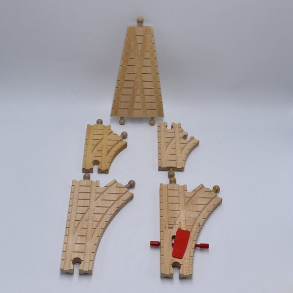 One to Two Way Track 4" 6" Curved Switch Male/Female Ends Thomas & Friends x 5 - Picture 1 of 11